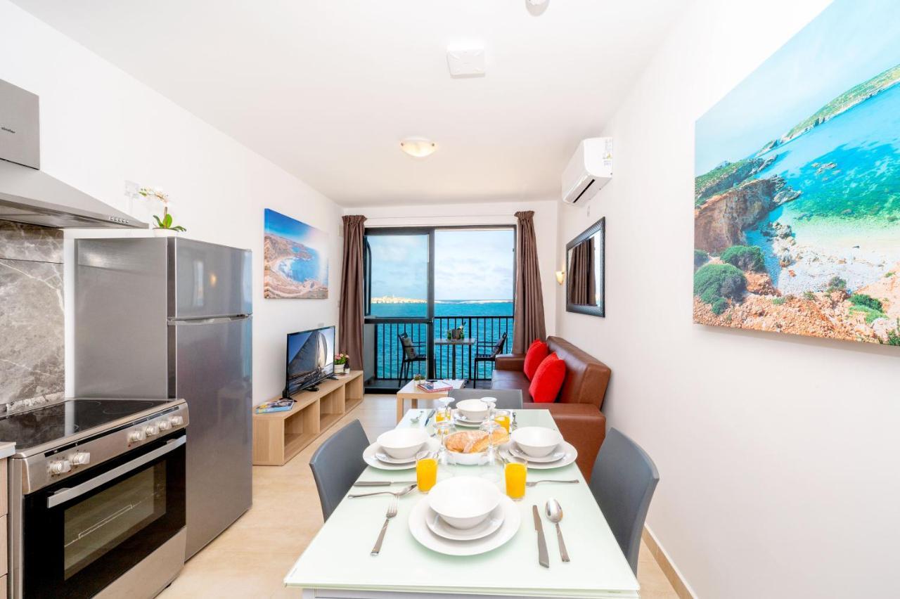 Islet Promenade Seafront 1 Bedroom Apartment With Sea View Balcony By Getawaysmalta 圣保罗湾城 外观 照片