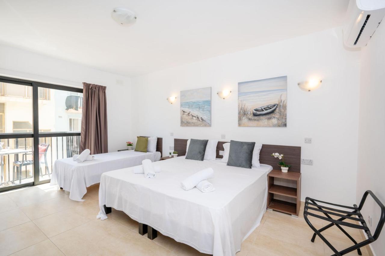 Islet Promenade Seafront 1 Bedroom Apartment With Sea View Balcony By Getawaysmalta 圣保罗湾城 外观 照片